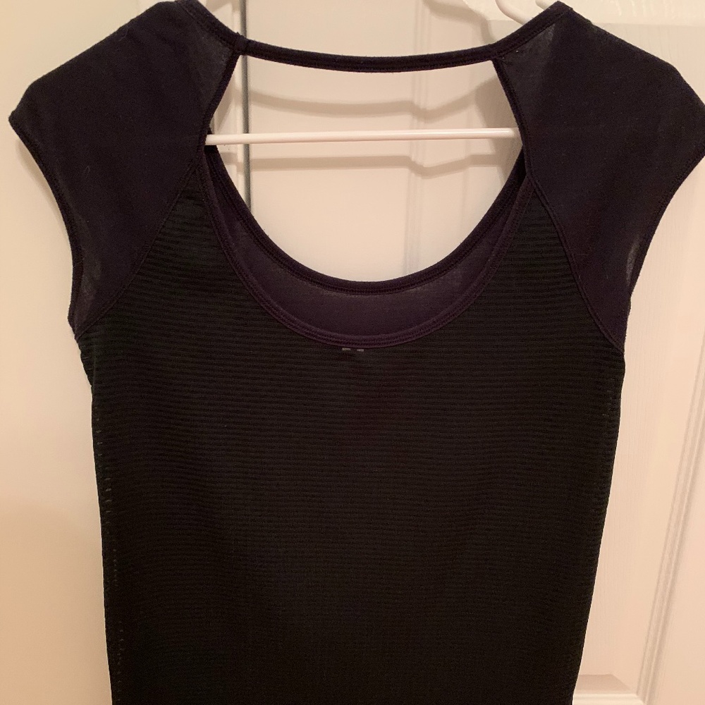 Black workout tee